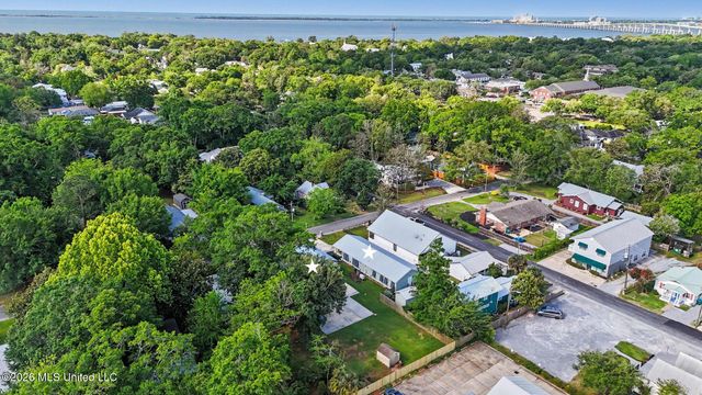 1309 Bowen Avenue, Ocean Springs, MS 39564