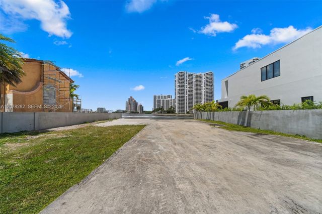 18970 N Bay Road, Sunny Isles Beach, FL 33160