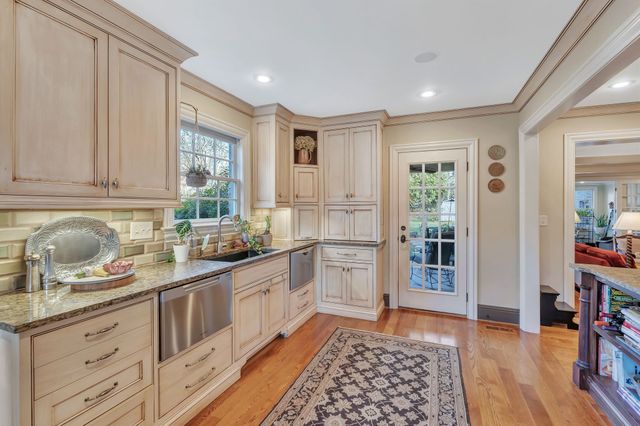 3614 Meadow Dr, Nashville, TN 37215