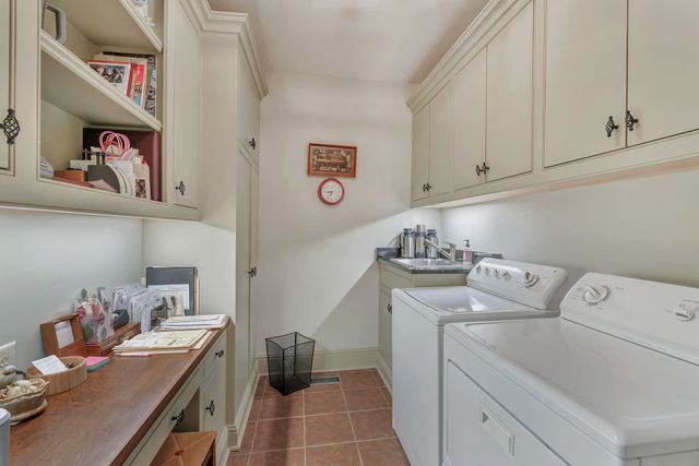 3614 Meadow Dr, Nashville, TN 37215