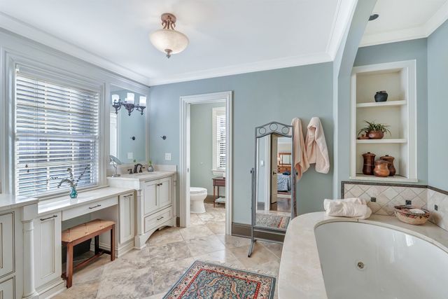 3614 Meadow Dr, Nashville, TN 37215