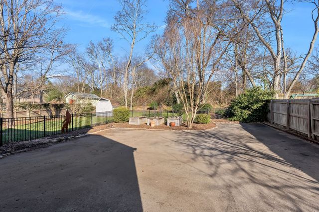 3614 Meadow Dr, Nashville, TN 37215