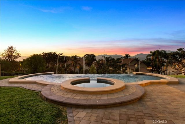 302 Via Blanca, San Dimas, CA 91773