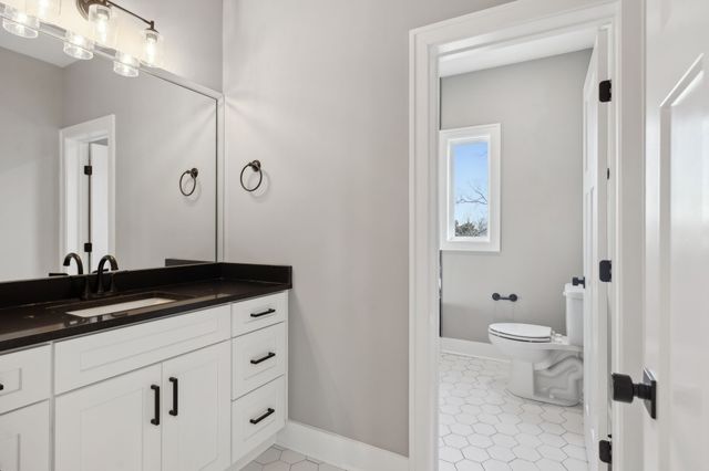 2111 Chadwell Retreat Dr, Madison, TN 37115