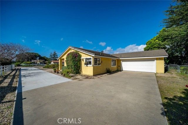 340 N Las Flores Drive, Nipomo, CA 93444