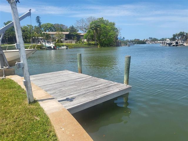 3995 SOUTH CIRCLE, Largo, FL 33774