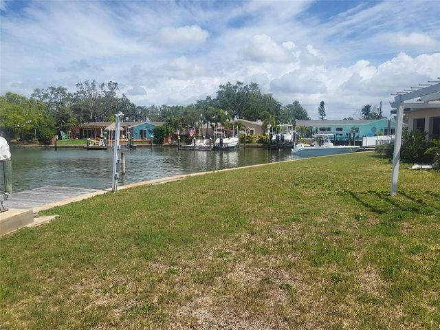 3995 SOUTH CIRCLE, Largo, FL 33774