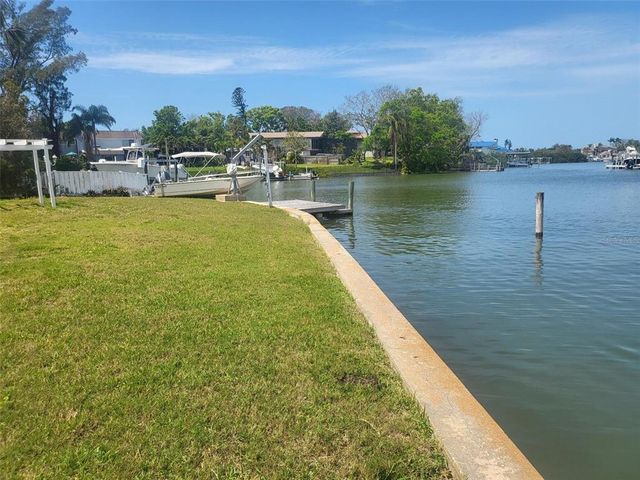 3995 SOUTH CIRCLE, Largo, FL 33774