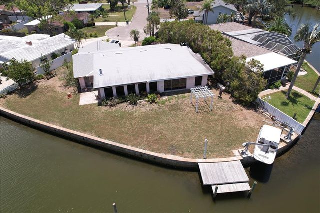 3995 SOUTH CIRCLE, Largo, FL 33774