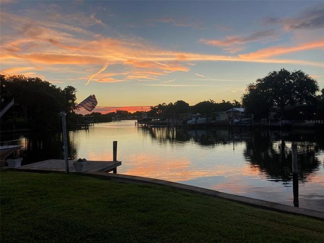 3995 SOUTH CIRCLE, Largo, FL 33774