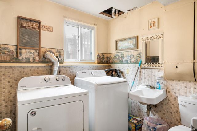 1734 HASS Drive, South Bend, IN 46635