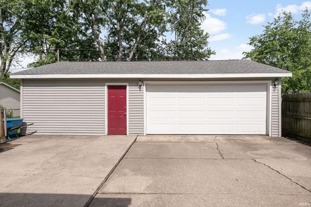 1734 HASS Drive, South Bend, IN 46635