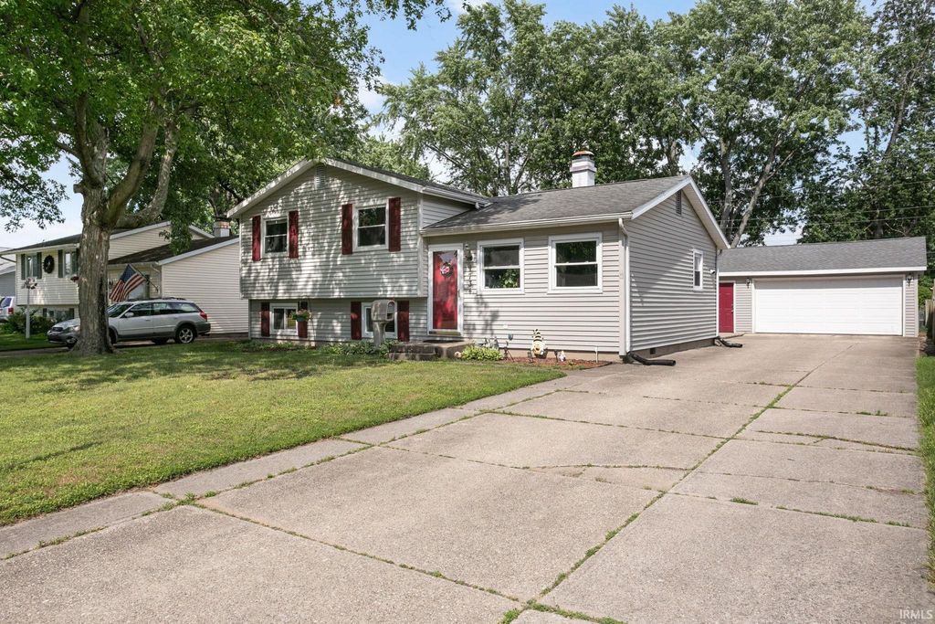 1734 HASS Drive, South Bend, IN 46635