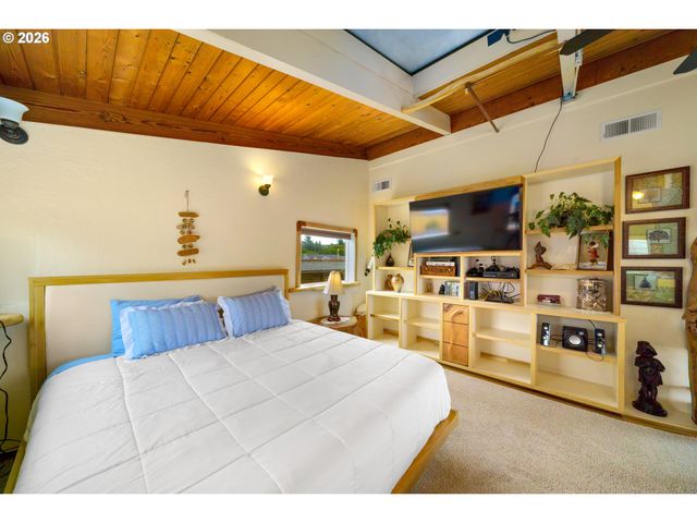 2674 HIGHWAY 101, Seaside, OR 97138