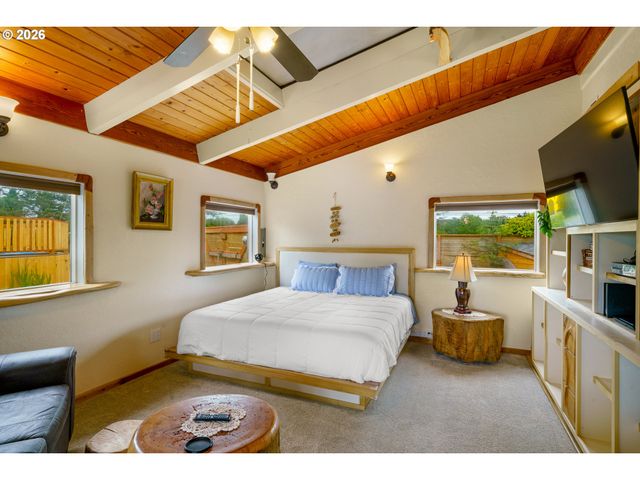 2674 HIGHWAY 101, Seaside, OR 97138