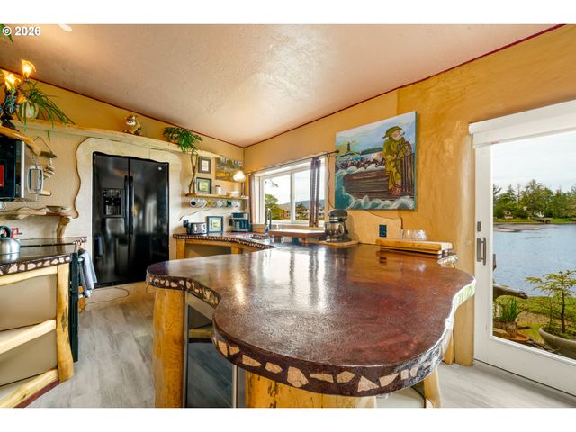 2674 HIGHWAY 101, Seaside, OR 97138