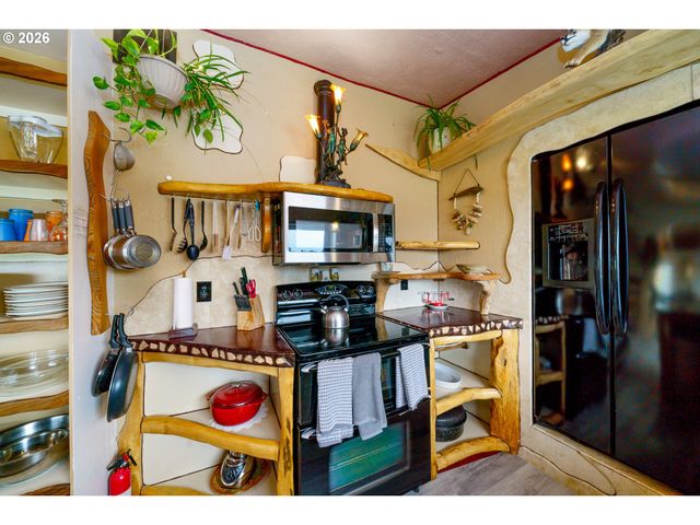 2674 HIGHWAY 101, Seaside, OR 97138