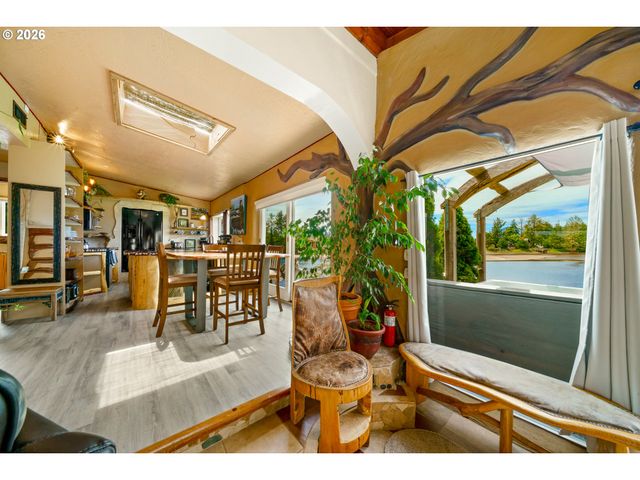 2674 HIGHWAY 101, Seaside, OR 97138