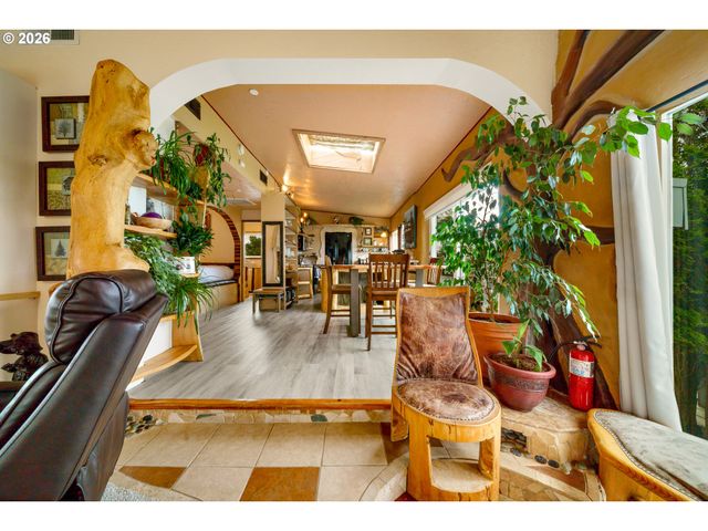 2674 HIGHWAY 101, Seaside, OR 97138