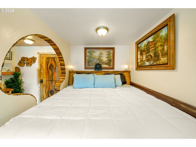 2674 HIGHWAY 101, Seaside, OR 97138