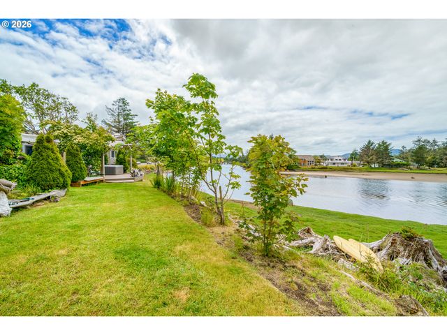 2674 HIGHWAY 101, Seaside, OR 97138