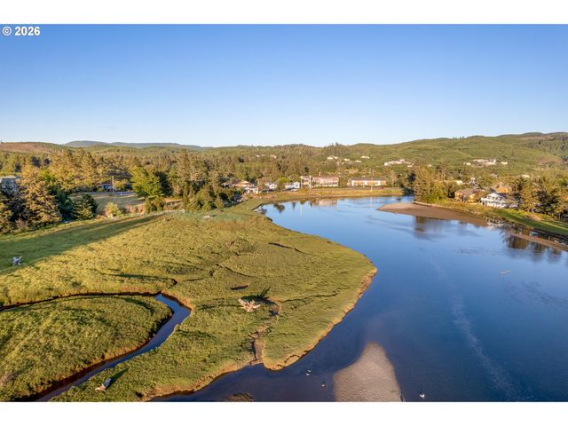 2674 HIGHWAY 101, Seaside, OR 97138
