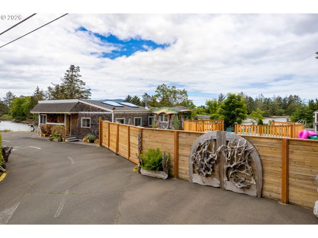 2674 HIGHWAY 101, Seaside, OR 97138