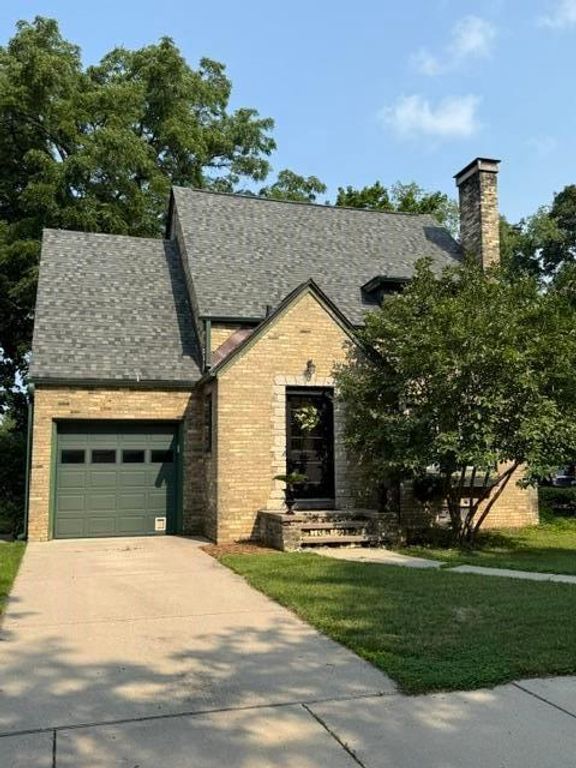 1183 Columbus Circle, Janesville, WI 53545