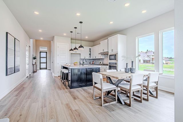 141 Peninsula Point Drive, Montgomery, TX 77356