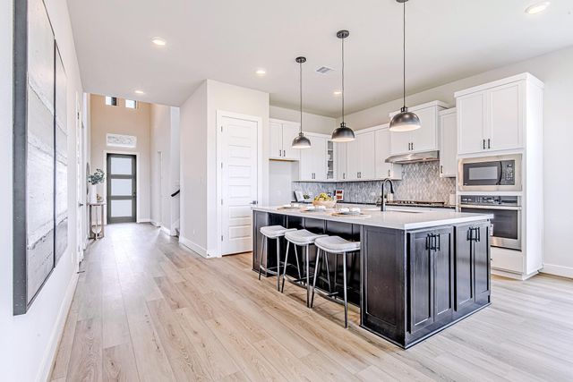141 Peninsula Point Drive, Montgomery, TX 77356