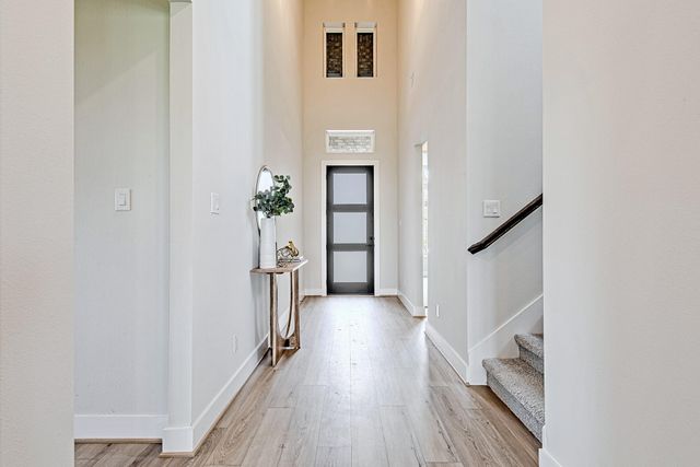 141 Peninsula Point Drive, Montgomery, TX 77356