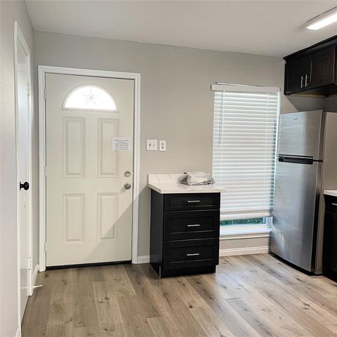 8718 Victorian Village Drive 8718, Houston, TX 77071