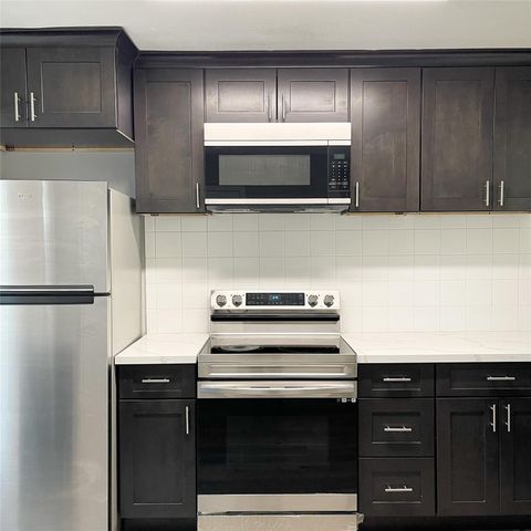 8718 Victorian Village Drive 8718, Houston, TX 77071