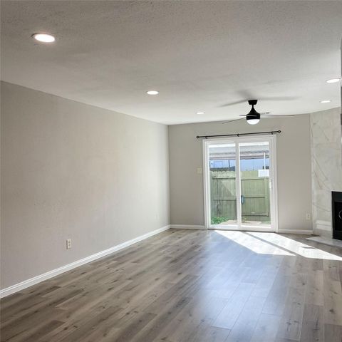 8718 Victorian Village Drive 8718, Houston, TX 77071