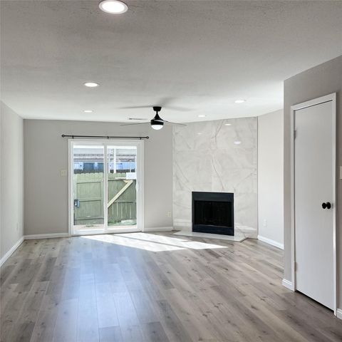 8718 Victorian Village Drive 8718, Houston, TX 77071