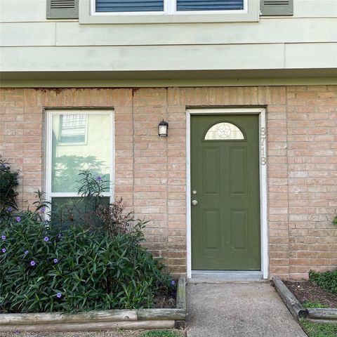 8718 Victorian Village Drive 8718, Houston, TX 77071