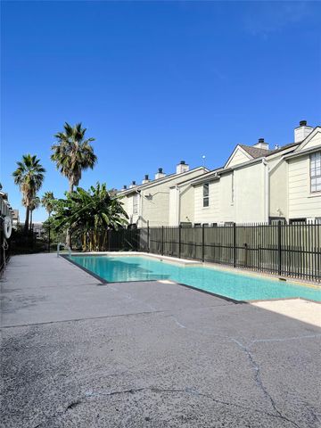 8718 Victorian Village Drive 8718, Houston, TX 77071