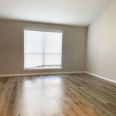 8718 Victorian Village Drive 8718, Houston, TX 77071