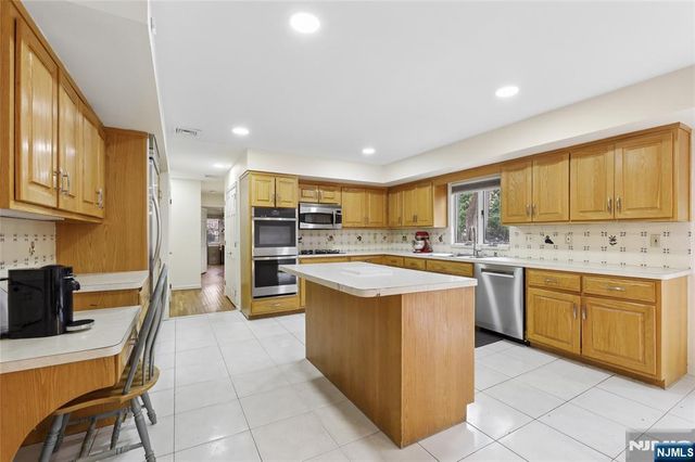 130 Whitman Street, Haworth, NJ 07641