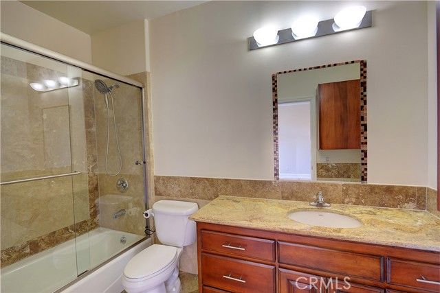 5234 Vantage 105, Valley Village, CA 91607