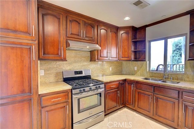 5234 Vantage 105, Valley Village, CA 91607