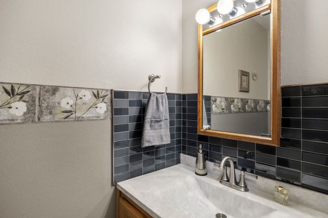 501 NW State Street, Ankeny, IA 50023