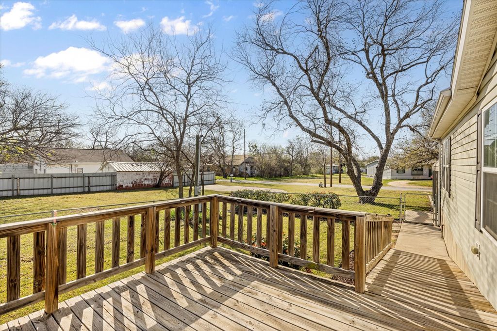 107 Rippetoe Street, Lipan, TX 76462