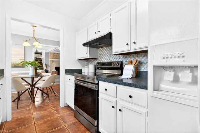 916 Oxford DR, Virginia Beach, VA 23452