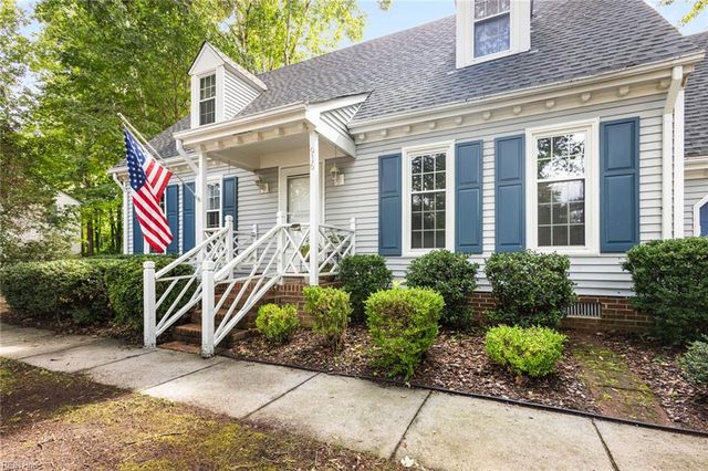 916 Oxford DR, Virginia Beach, VA 23452