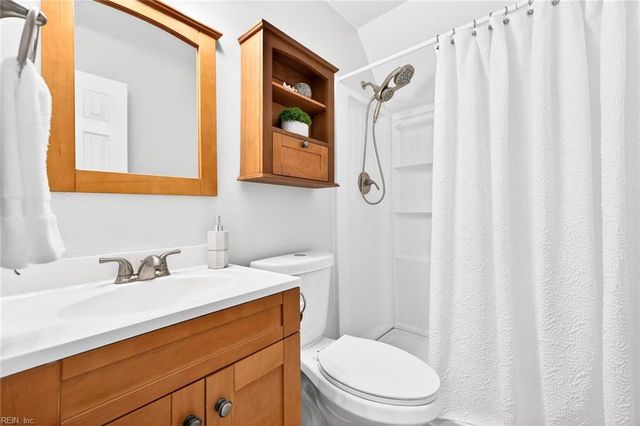 916 Oxford DR, Virginia Beach, VA 23452