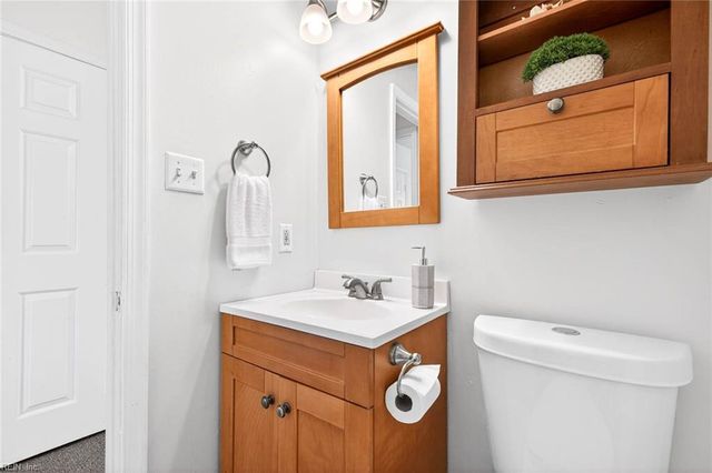 916 Oxford DR, Virginia Beach, VA 23452