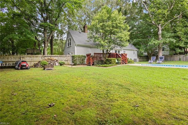 916 Oxford DR, Virginia Beach, VA 23452