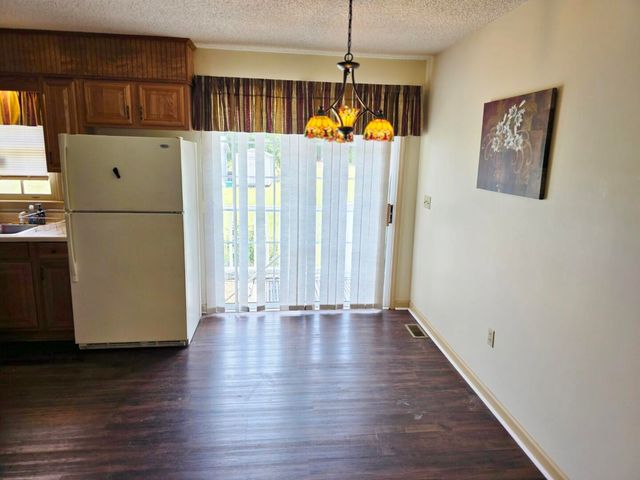 194 Brass Lantern Lane, Elloree, SC 29047