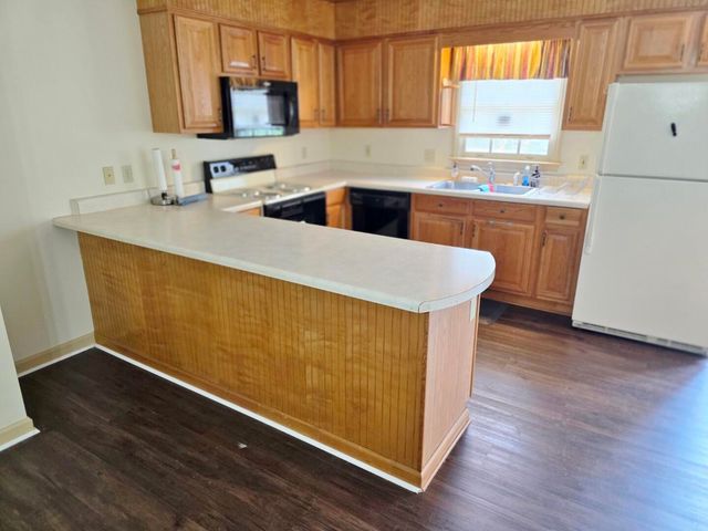 194 Brass Lantern Lane, Elloree, SC 29047